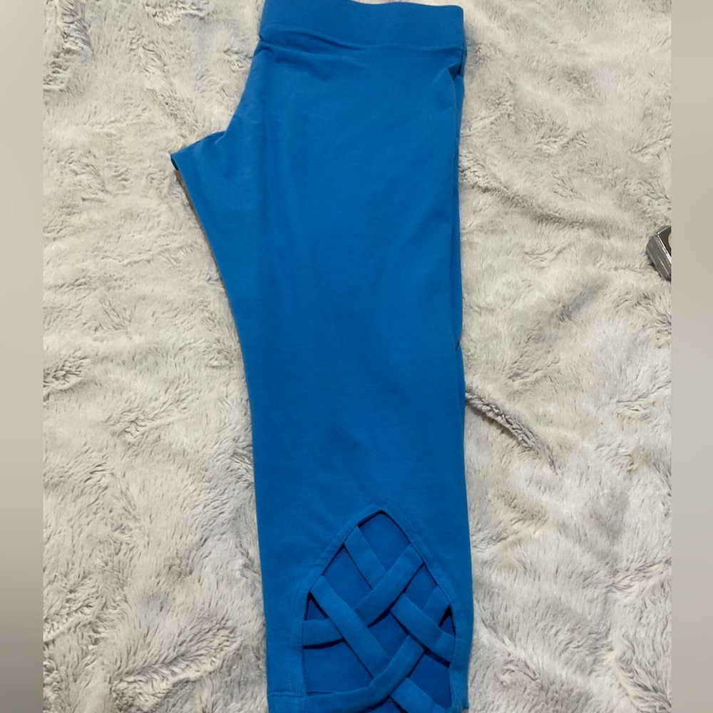 Mixit Ladies Knit Capris with Lattice Design on Leg
